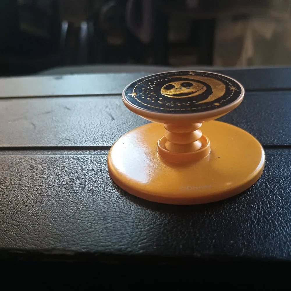 Spinpop Black/Gold Nightmare Before Christmas Magnetic Pop Socket